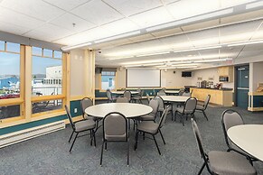 Park Point Marina Inn