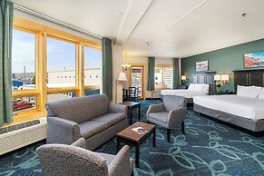 Park Point Marina Inn
