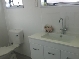 Raymar Motor Inn