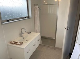 Raymar Motor Inn