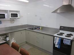 Raymar Motor Inn