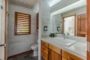 Barefoot Cay Resort