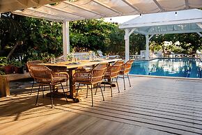 Barefoot Cay Resort