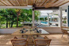 Barefoot Cay Resort