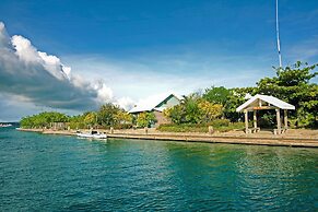 Barefoot Cay Resort