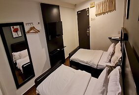Hotel O Crossroads Hotel