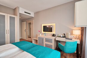 Hollywood Media Hotel