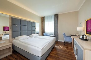 Hollywood Media Hotel