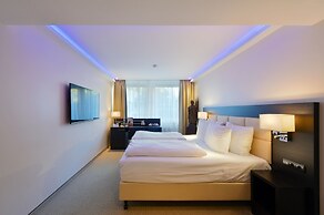 Zi Hotel & Lounge