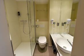 Zi Hotel & Lounge