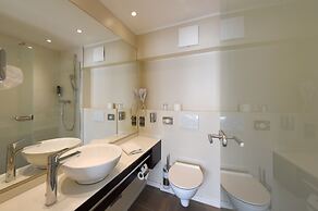 Zi Hotel & Lounge