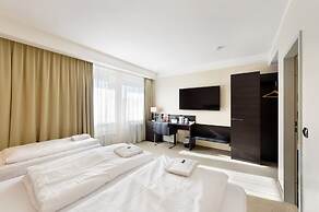 Zi Hotel & Lounge
