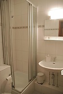Zi Hotel & Lounge