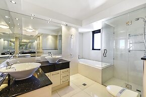 Surfers Century Oceanside Apartments