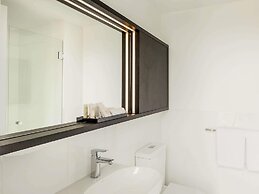 ibis Adelaide