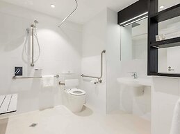 ibis Adelaide