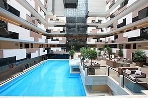 Avant-Garde Hotel