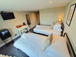 Dormy House Hotel