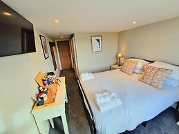 Dormy House Hotel