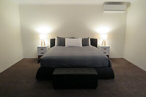 Summerhill Motor Inn