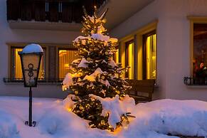 Hotel Dolomiten