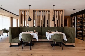 Alpine Nature Hotel Stoll
