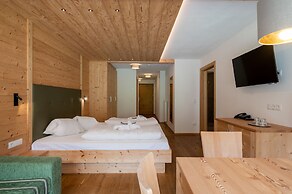 Alpine Nature Hotel Stoll