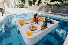 18 Suite Villa Kuta