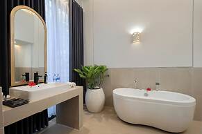 18 Suite Villa Kuta