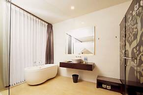18 Suite Villa Kuta