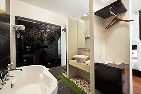 18 Suite Villa Kuta