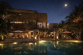 18 Suite Villa Kuta
