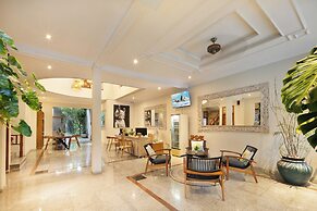 18 Suite Villa Kuta