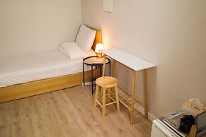 Starria Hostel Foreign Guest Only