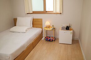 Starria Hostel Foreign Guest Only
