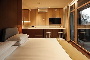 Mana Suites & Sea SPA