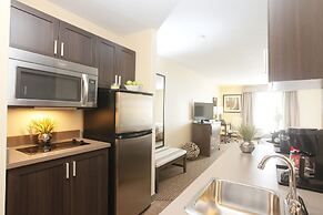 Pomeroy Inn & Suites at Olds