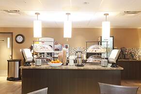 Pomeroy Inn & Suites at Olds