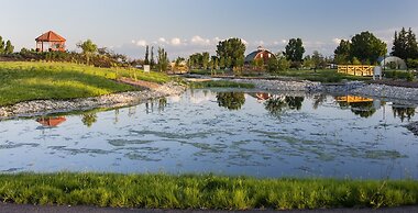 Pomeroy Inn & Suites at Olds