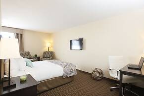 Pomeroy Inn & Suites at Olds