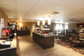Pomeroy Inn & Suites at Olds