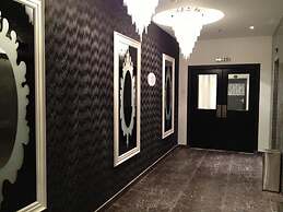 Loumage Hotel & Suites