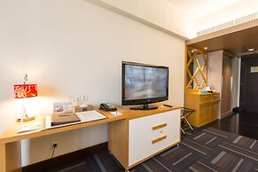 Merlynn Park Hotel