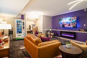 Coast Parksville Hotel