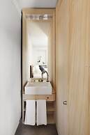 Box art hotel