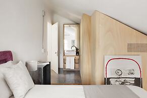 Box art hotel