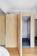 Box art hotel