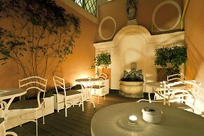 DOM Hotel