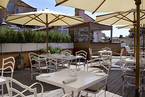 DOM Hotel