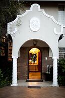 OR Tambo Guest House
